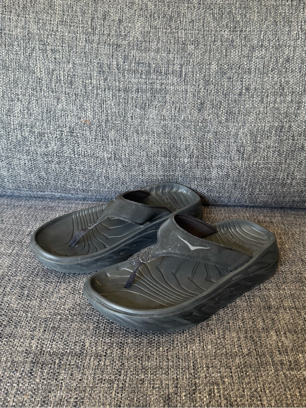 HOKA One One Ora Recovery flip flops